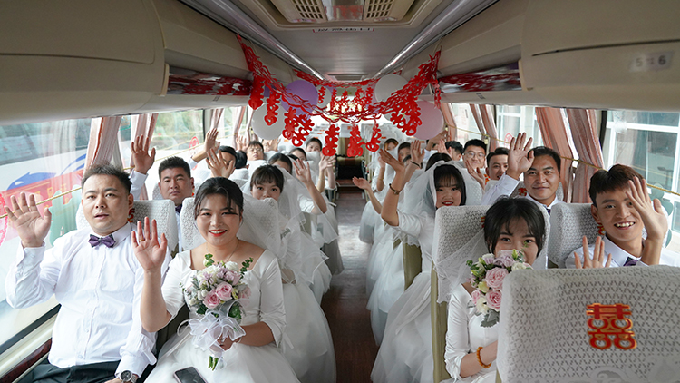 兴庆区：集体婚礼简洁温馨引领新风
